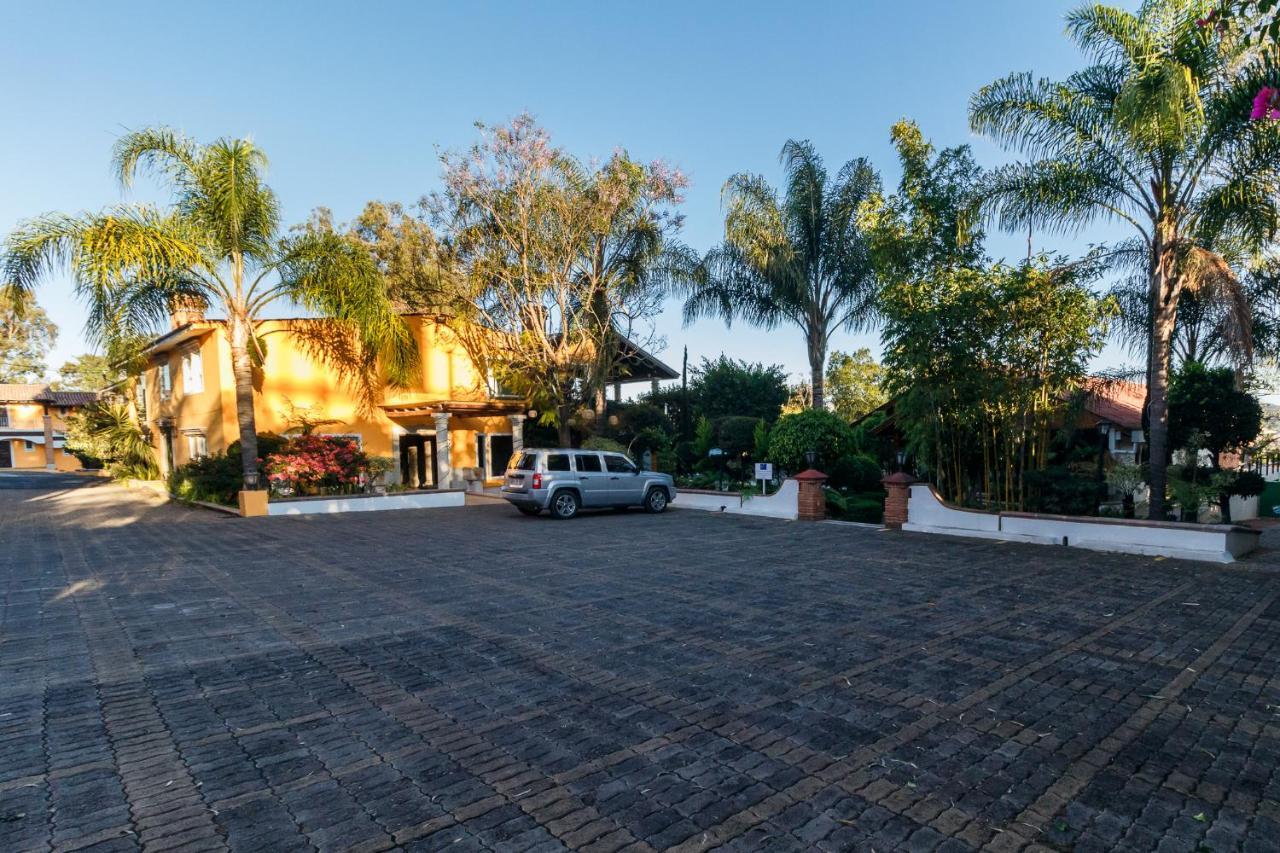 Hotel Hacienda Montesinos Morelia Bagian luar foto