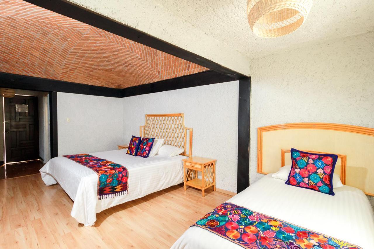 Hotel Hacienda Montesinos Morelia Bagian luar foto