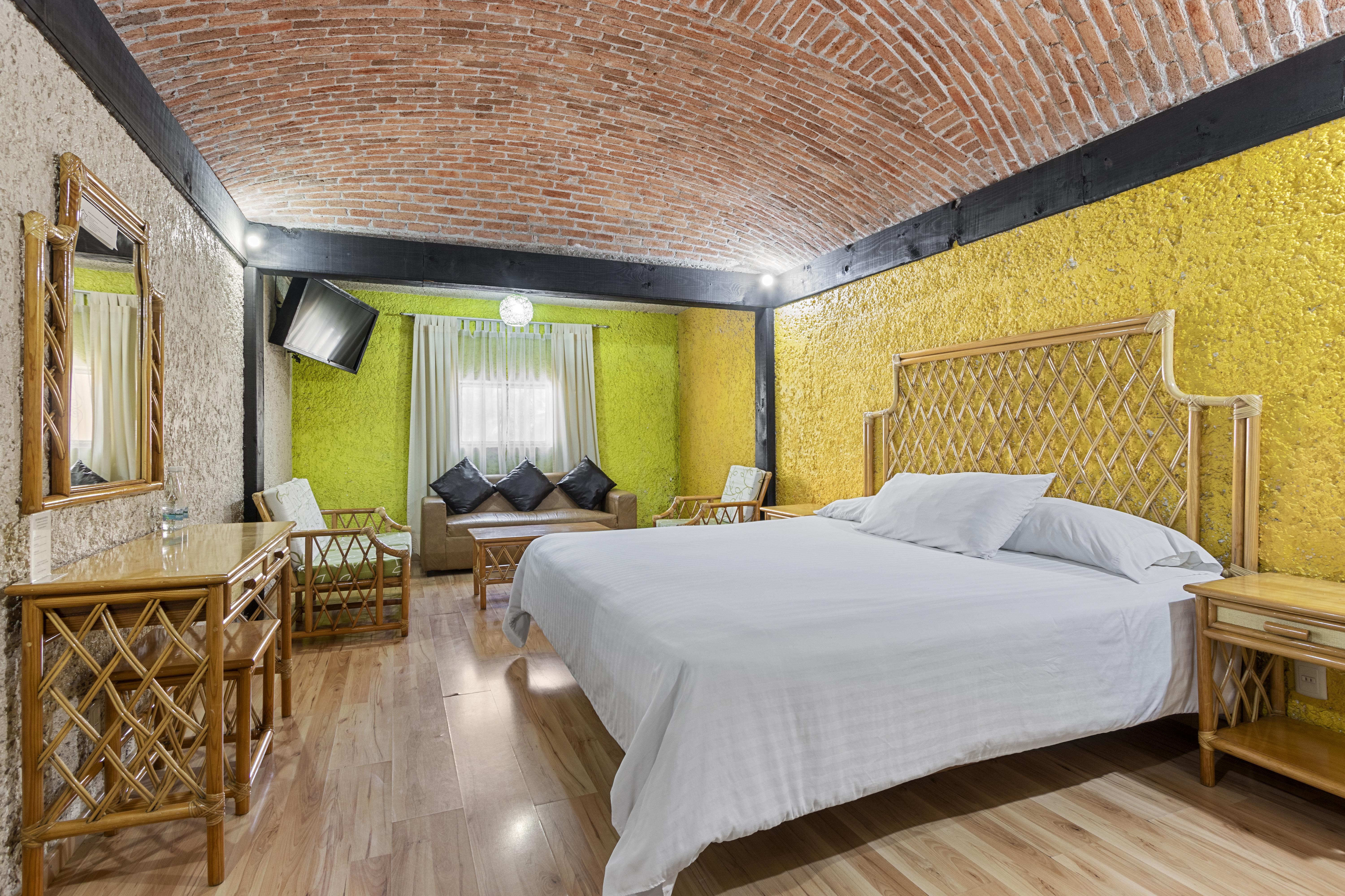 Hotel Hacienda Montesinos Morelia Bagian luar foto