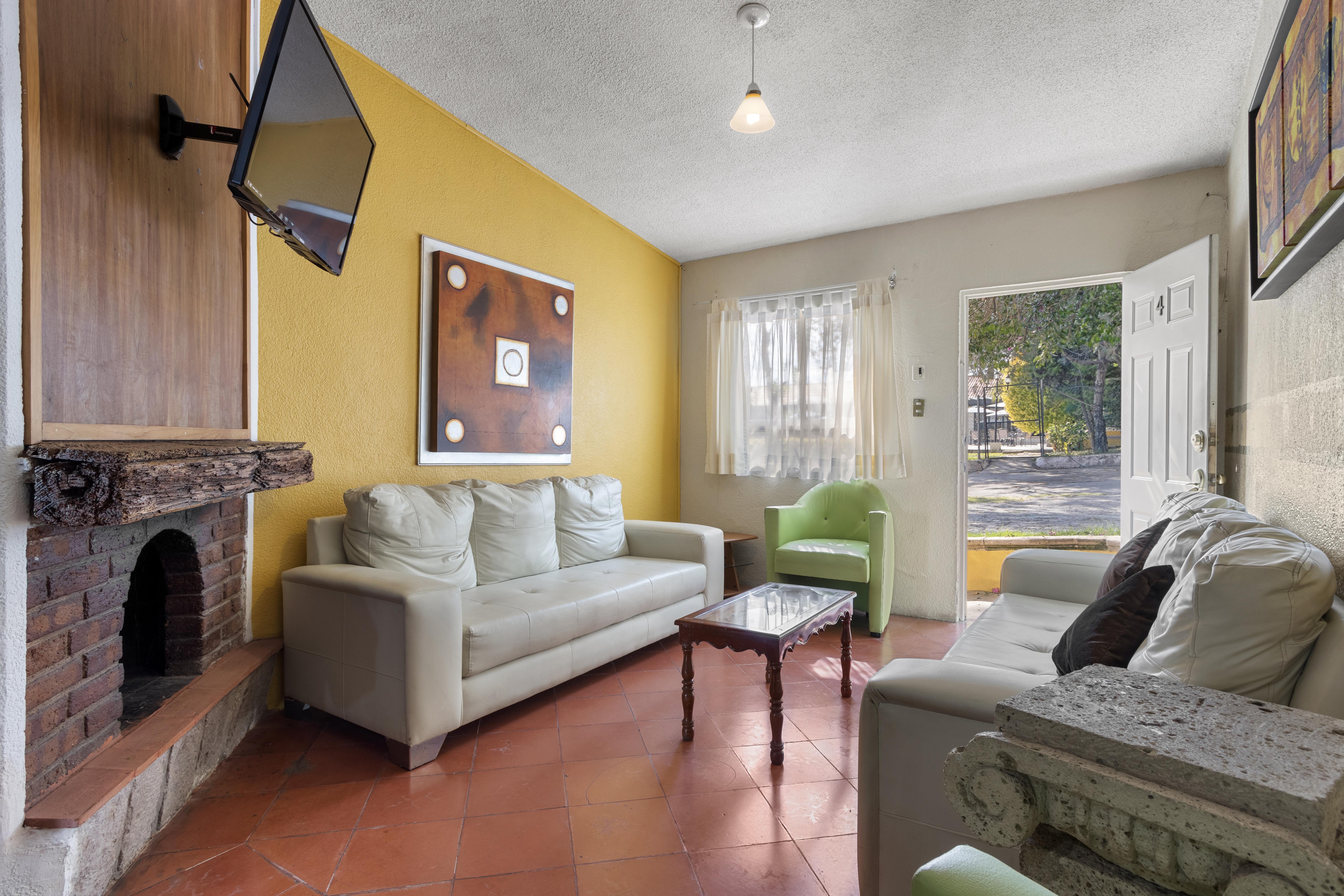 Hotel Hacienda Montesinos Morelia Bagian luar foto