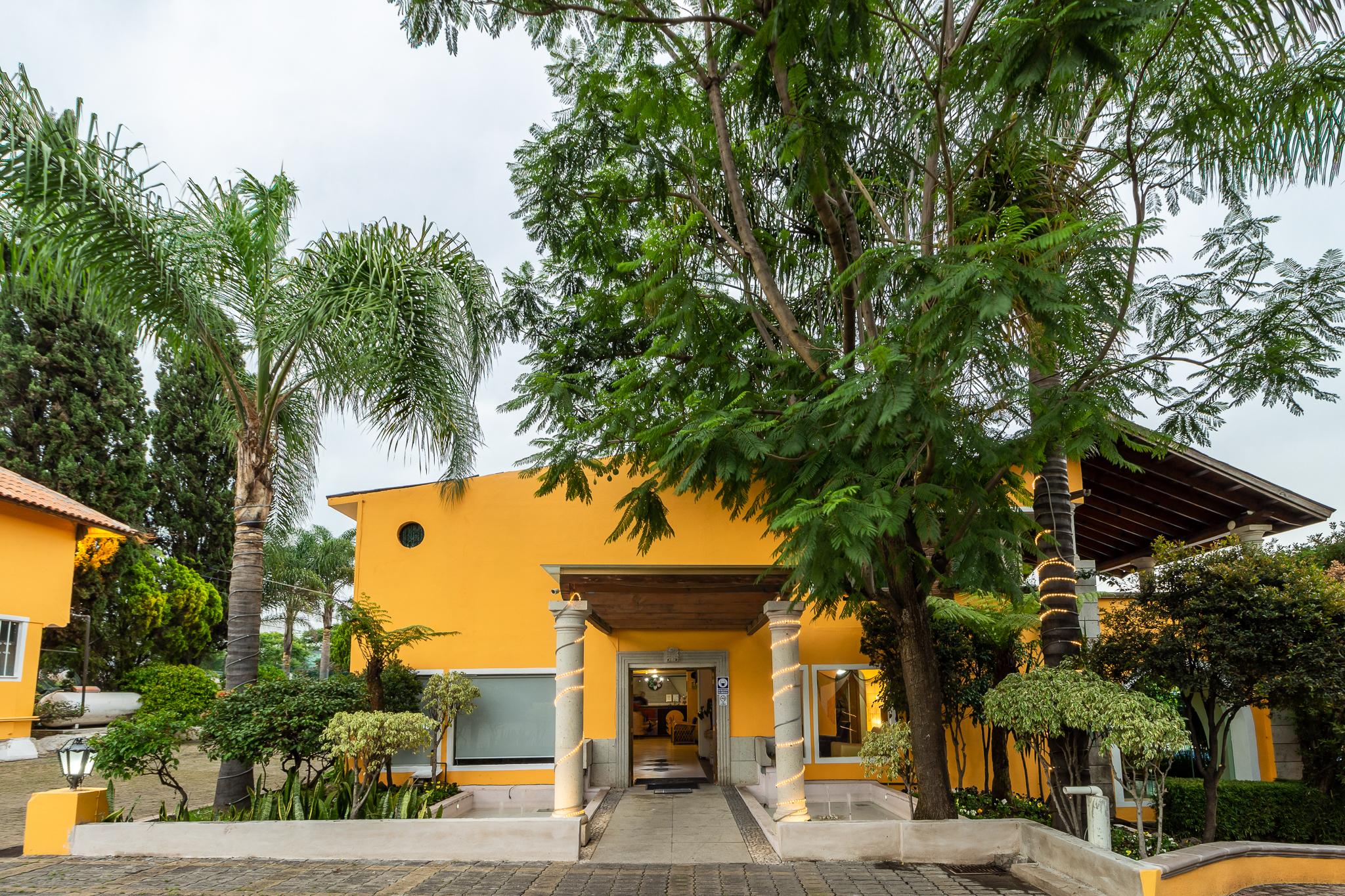 Hotel Hacienda Montesinos Morelia Bagian luar foto