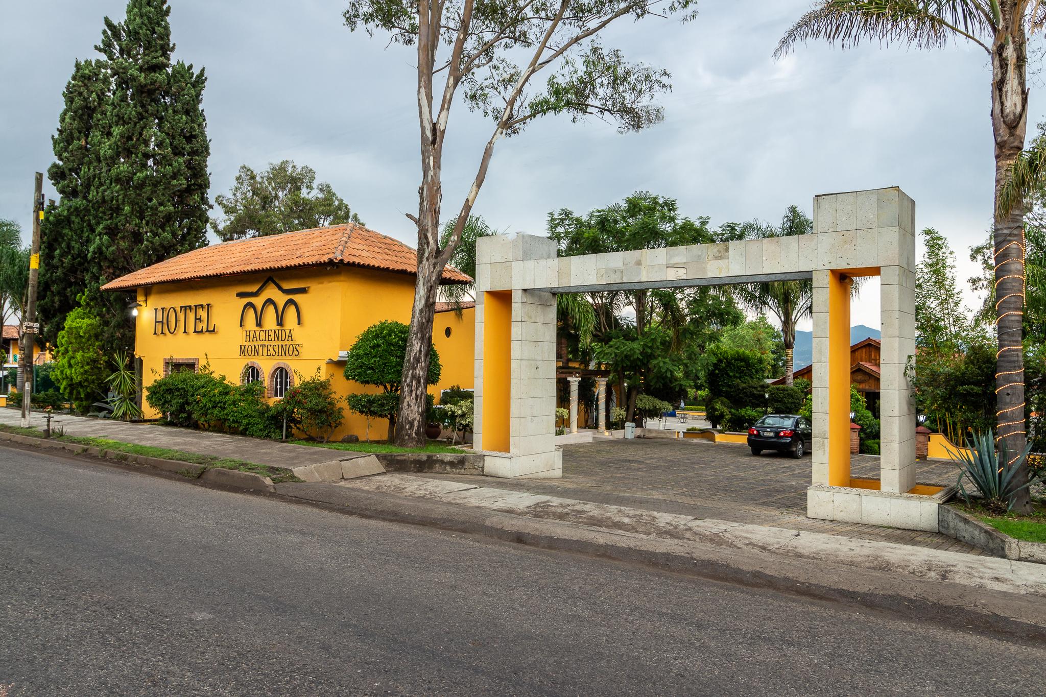 Hotel Hacienda Montesinos Morelia Bagian luar foto