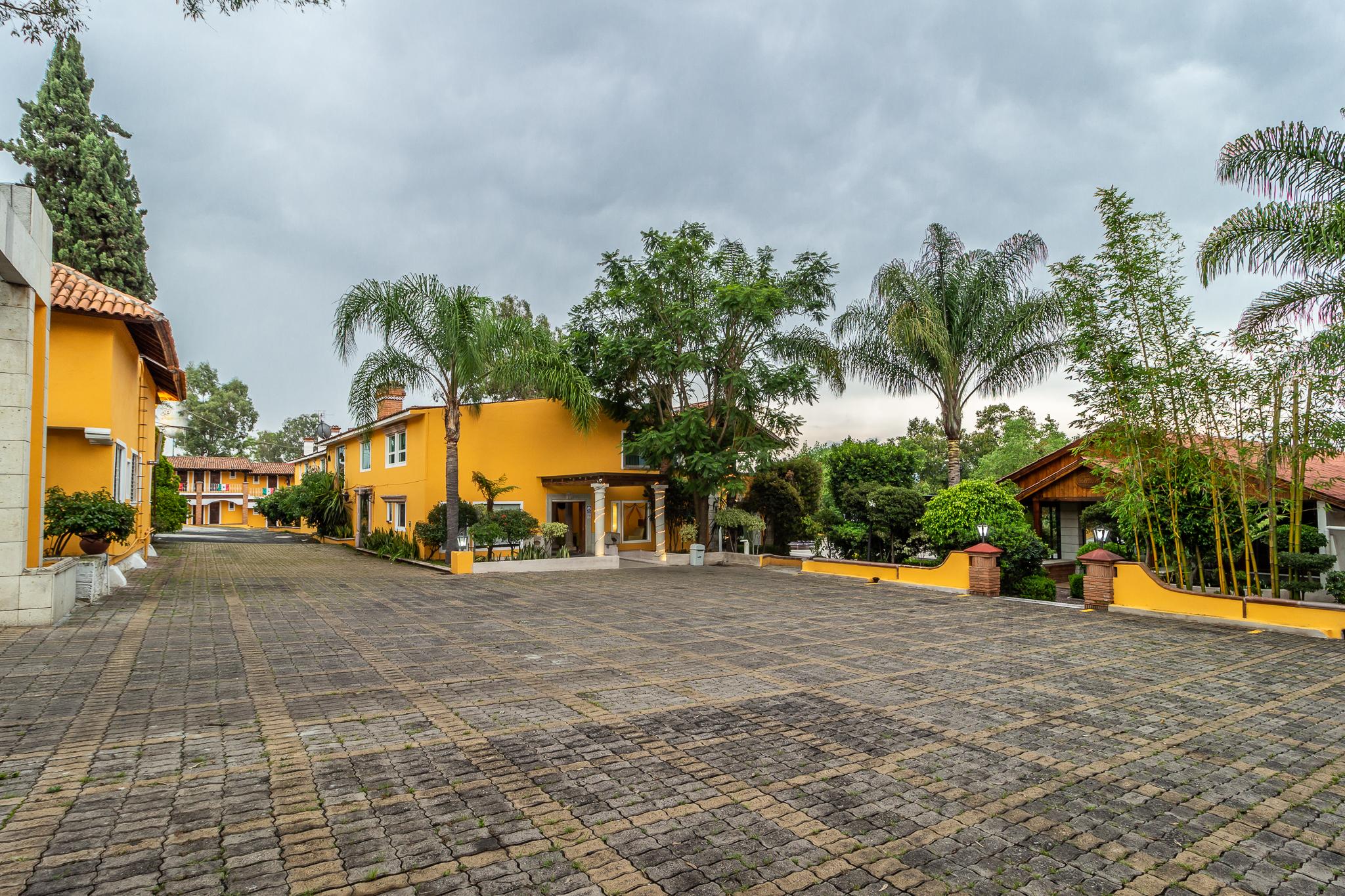 Hotel Hacienda Montesinos Morelia Bagian luar foto