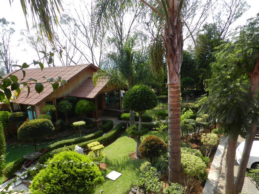 Hotel Hacienda Montesinos Morelia Bagian luar foto